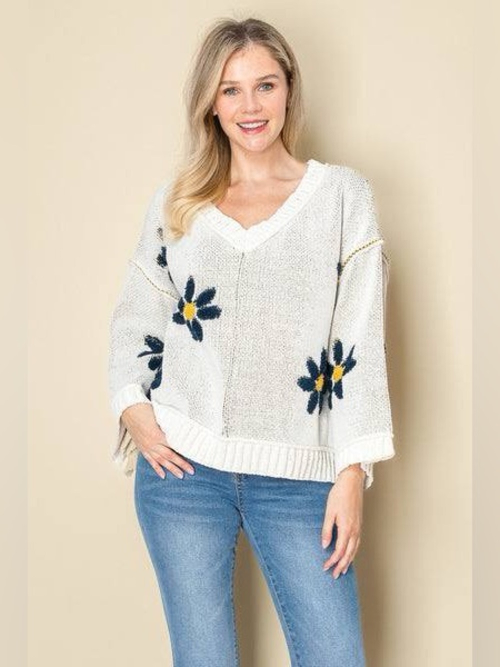 POL Daisy Knit V Neck Long Sleeve Sweater. Size Medium